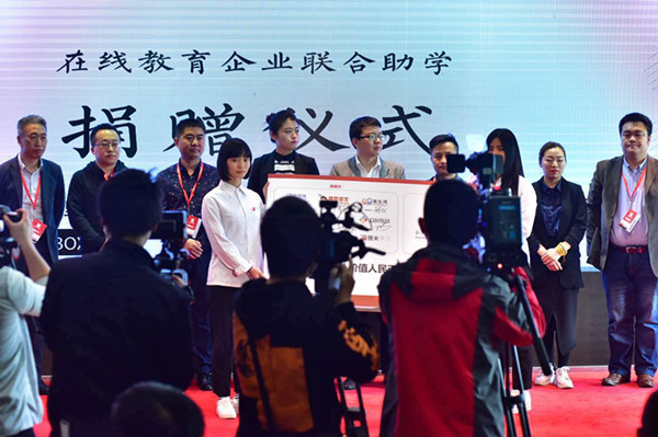 国产亚洲美日韩AV中文字幕无码成人