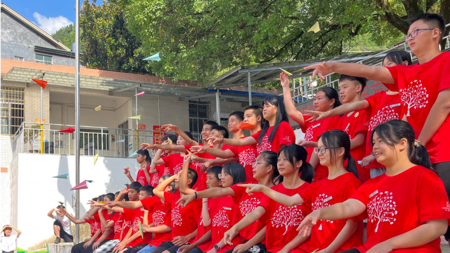 全宇宙征集令｜你的微光，正在照亮谁的前路？——弘慧学子成长群像计划