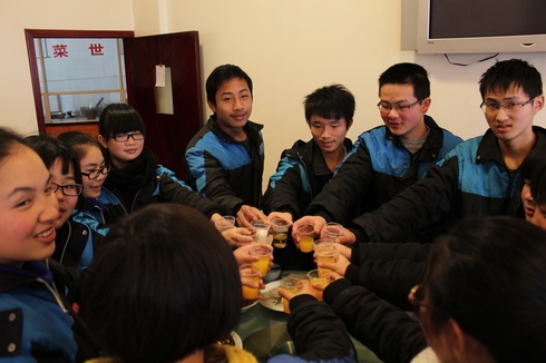 国产亚洲美日韩AV中文字幕无码成人