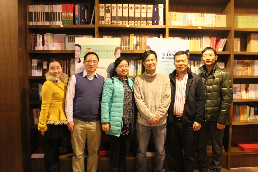 国产亚洲美日韩AV中文字幕无码成人