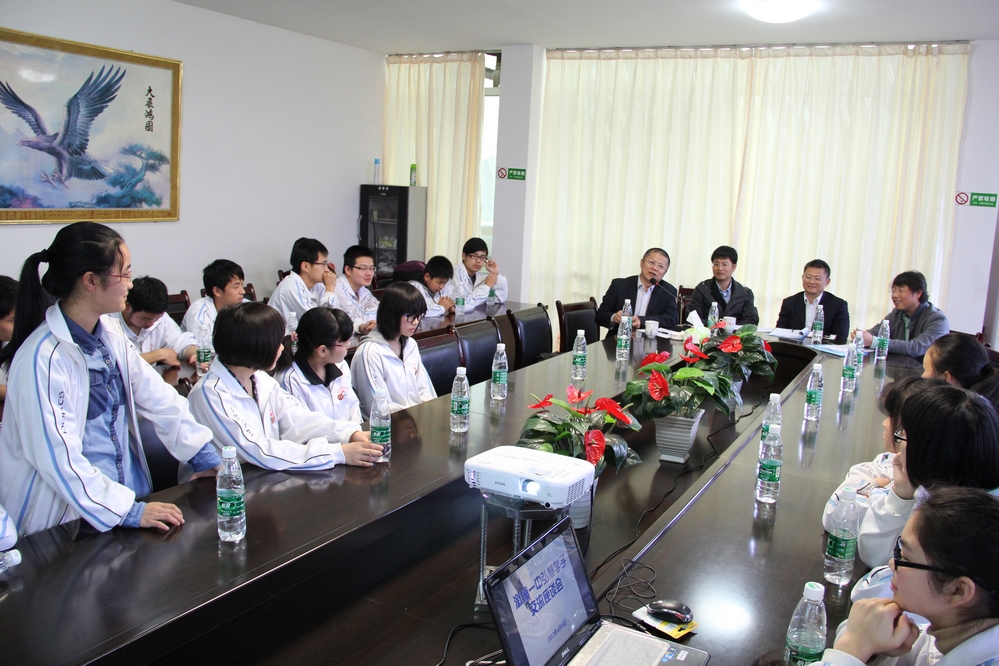 国产亚洲美日韩AV中文字幕无码成人