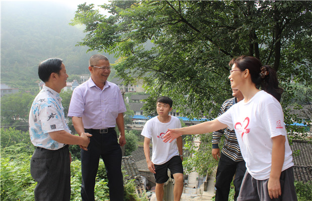 国产亚洲美日韩AV中文字幕无码成人