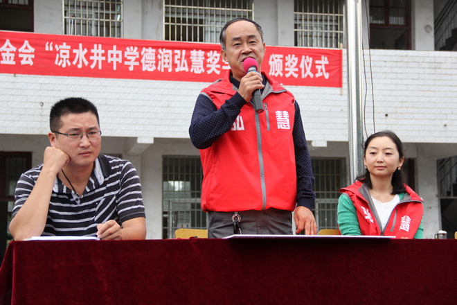 国产亚洲美日韩AV中文字幕无码成人