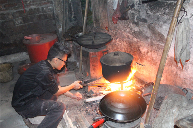 国产亚洲美日韩AV中文字幕无码成人