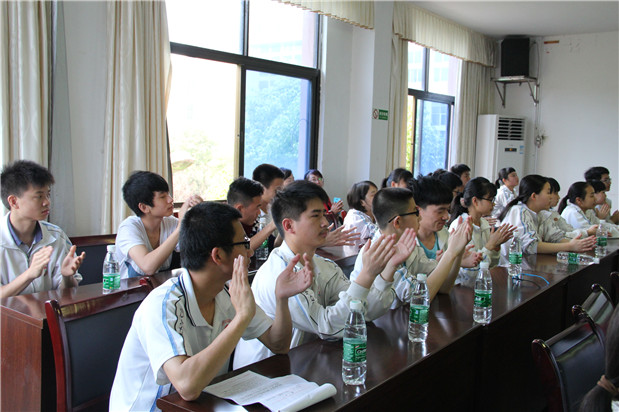 国产亚洲美日韩AV中文字幕无码成人