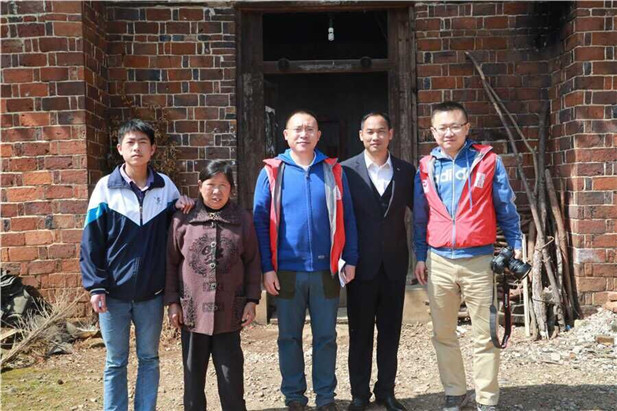 国产亚洲美日韩AV中文字幕无码成人