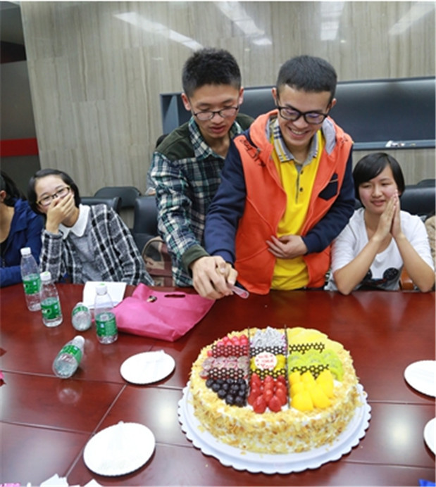 国产亚洲美日韩AV中文字幕无码成人