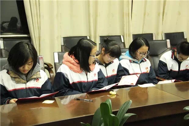 国产亚洲美日韩AV中文字幕无码成人