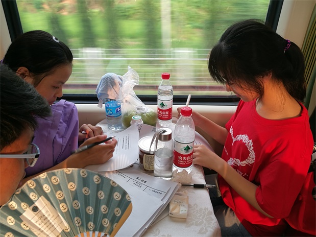 国产亚洲美日韩AV中文字幕无码成人