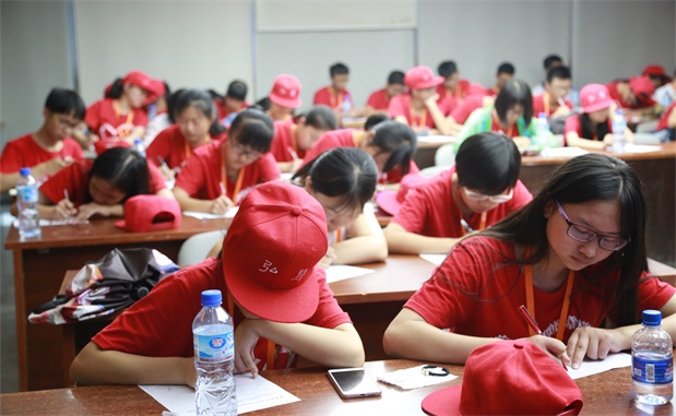 国产亚洲美日韩AV中文字幕无码成人