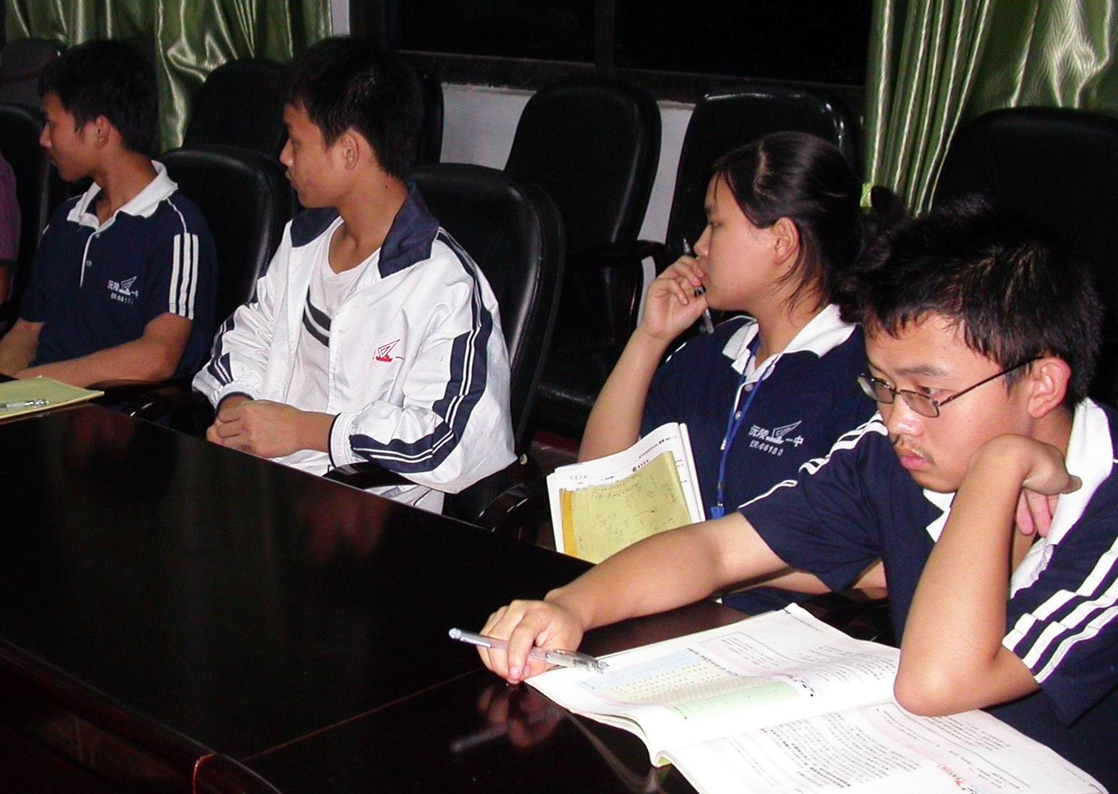 国产亚洲美日韩AV中文字幕无码成人