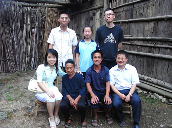 国产亚洲美日韩AV中文字幕无码成人