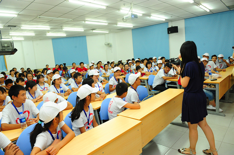 国产亚洲美日韩AV中文字幕无码成人