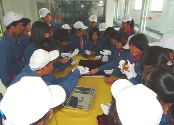 国产亚洲美日韩AV中文字幕无码成人